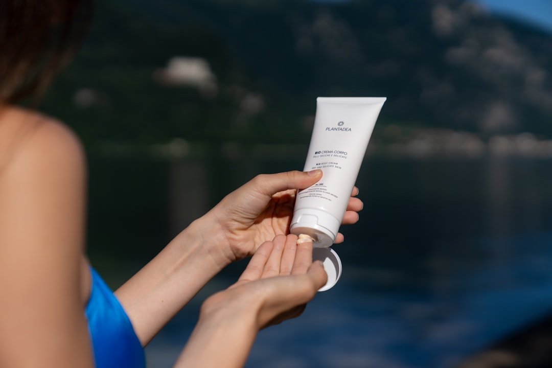 Photo Sunscreen bottle